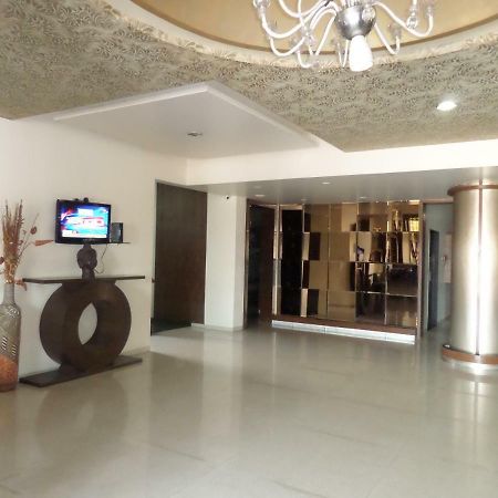 Matrix Inn Пуна Экстерьер фото