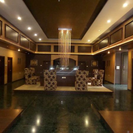 Matrix Inn Пуна Экстерьер фото