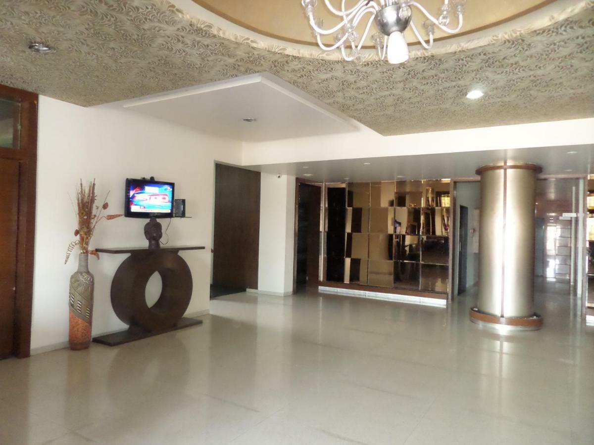 Matrix Inn Пуна Экстерьер фото