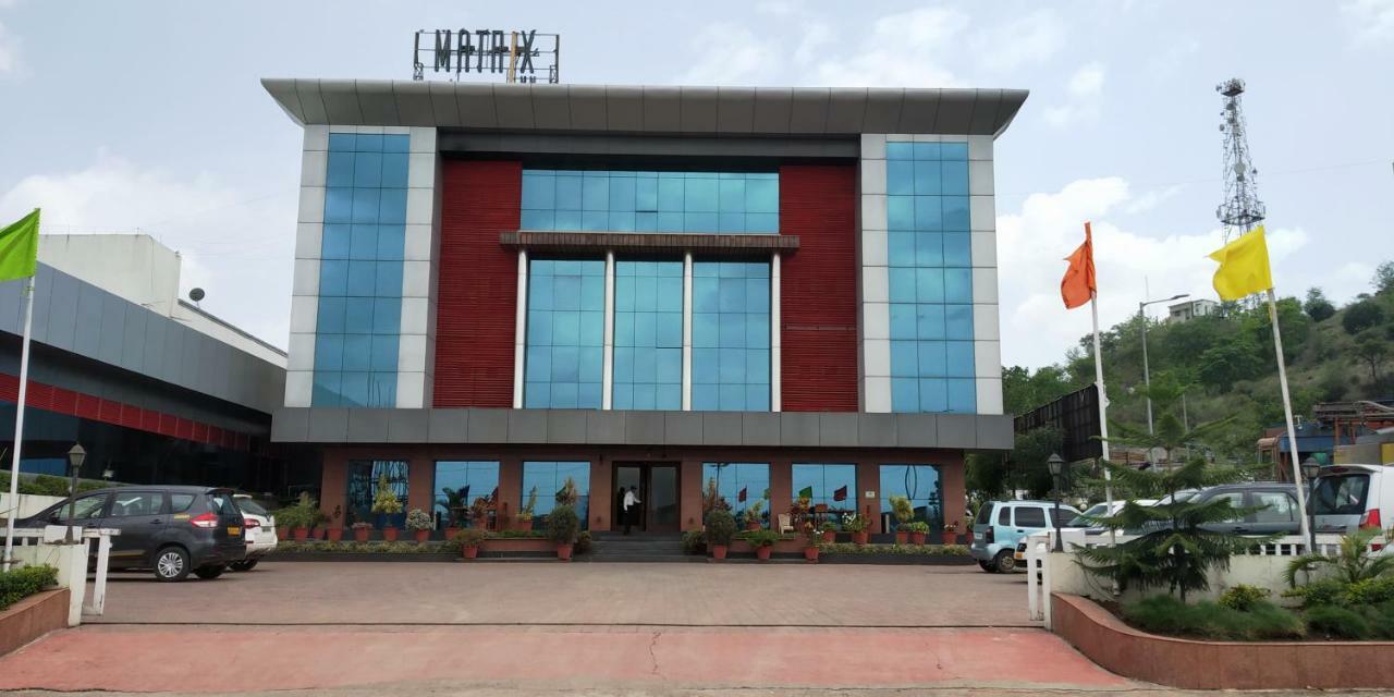 Matrix Inn Пуна Экстерьер фото